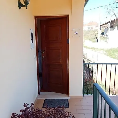 Local - Casa Amarela Apartmán *