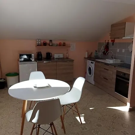 Local - Casa Amarela Alvaiazere