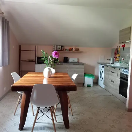 Local - Casa Amarela דירה