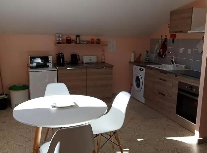 Local - Casa Amarela Alvaiázere